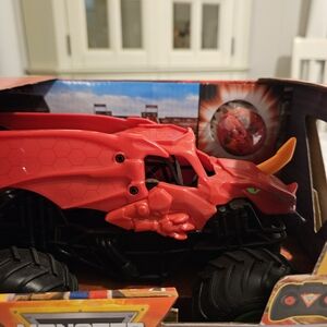 Monster Jam Truck Toy Bakugan Dragonoid New